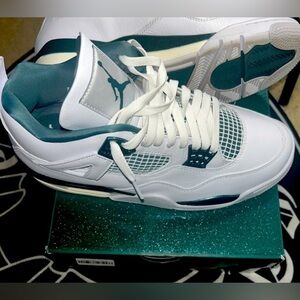 Jordan White and Green Sneakers Air Jordan 4